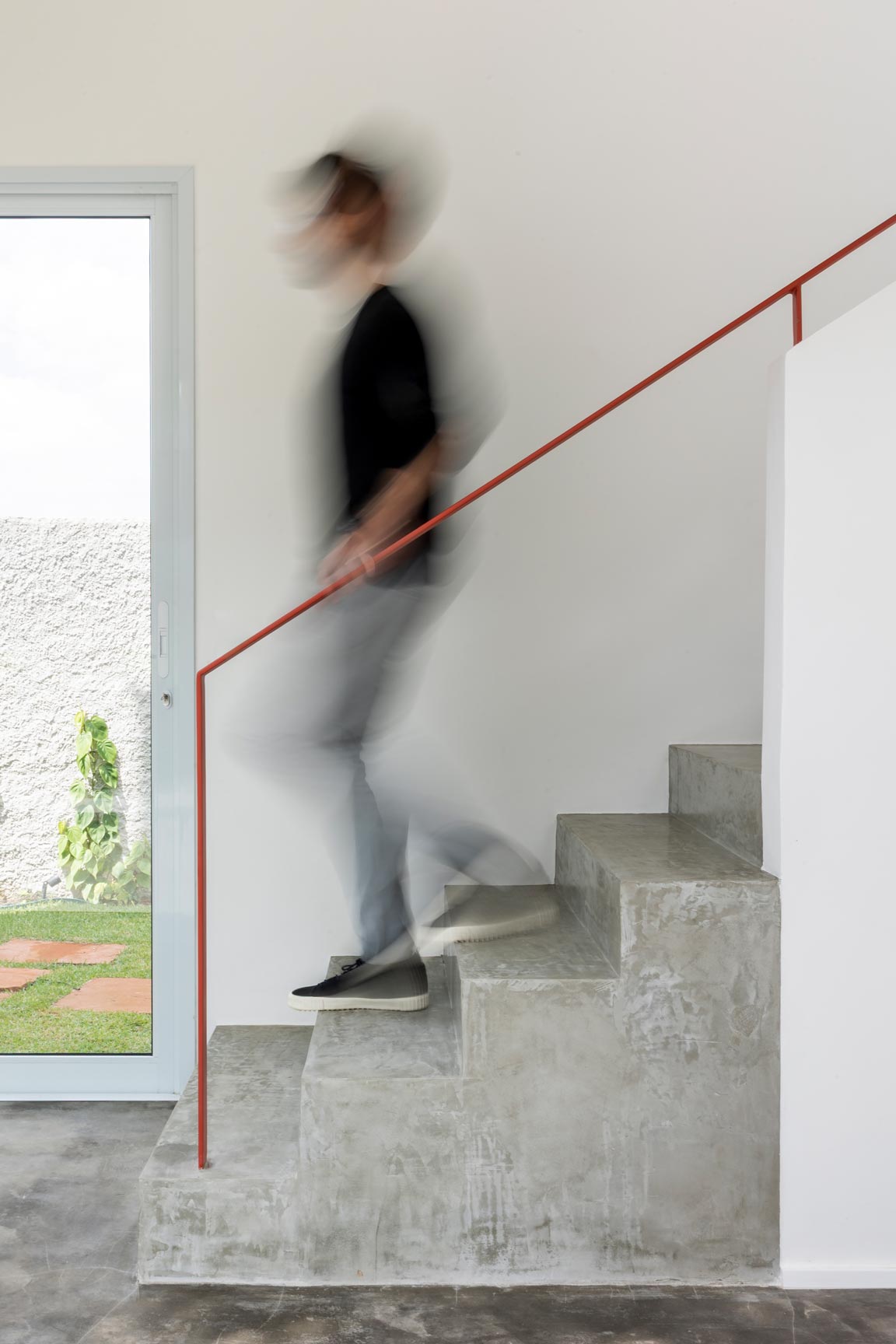 03 casa bosque escada rawi arquitetura sao paulo