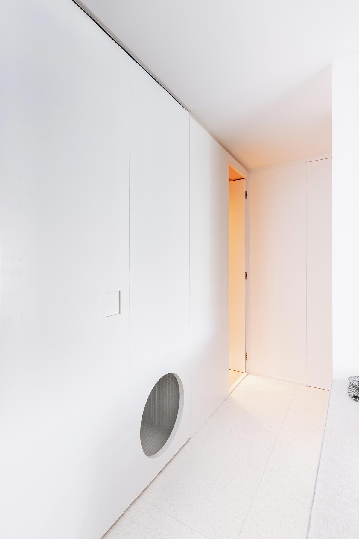 08 apartamento duas cores corredor rawi arquitetura sao paulo